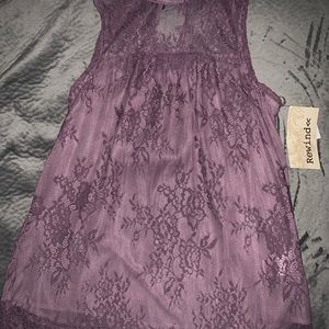 NWT Elegant Lace sleeveless Top